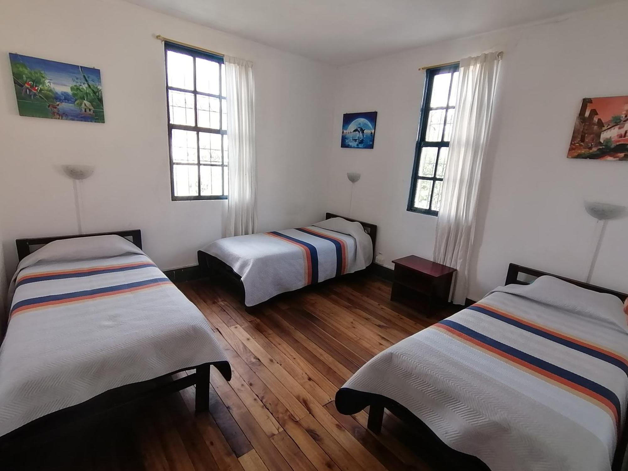 Galapagos Natural Life Hostel Quito Exterior foto